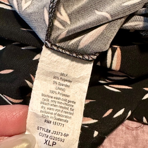 Muse Petite XLP jumper, black with pink & tan pattern. - Picture 13 of 16